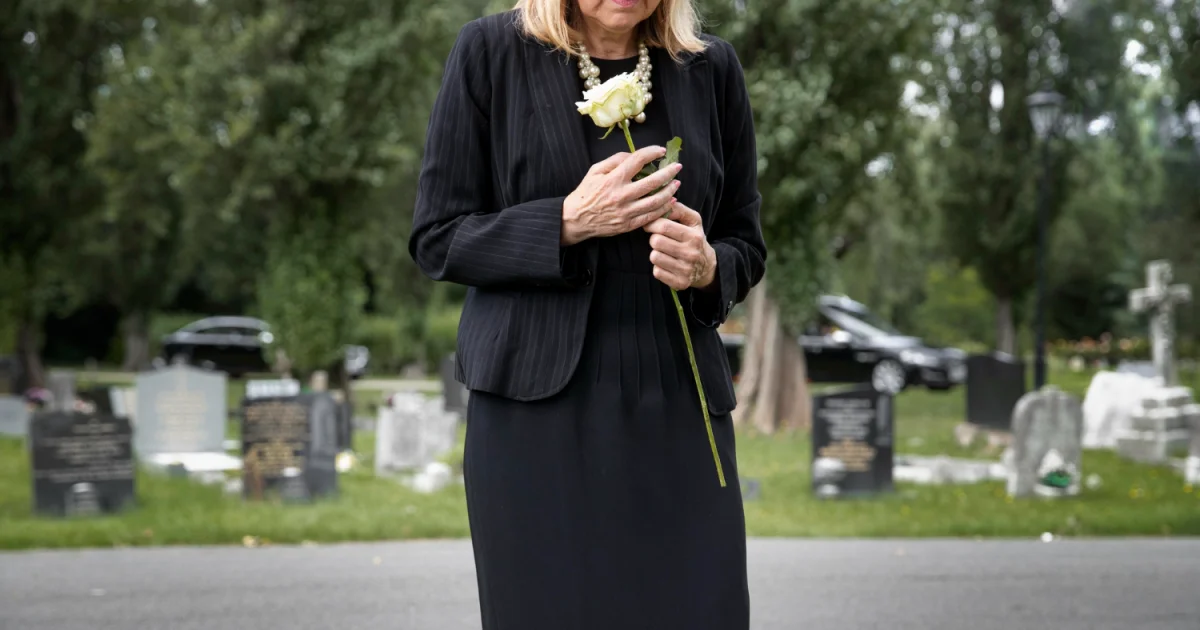 Kiedy i kto decyduje się na skorzystanie z pomocy zakładu pogrzebowego w Bielsku-Białej